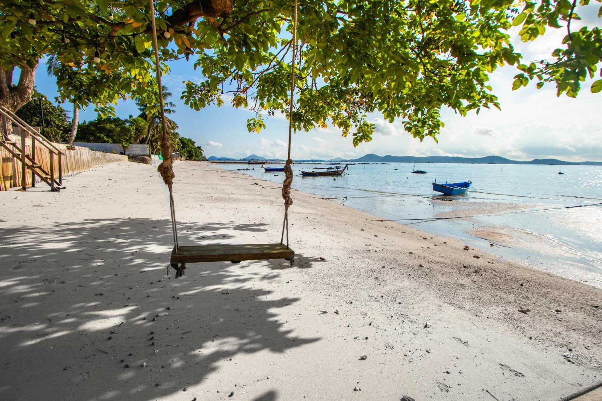 【beach Front】海景沙滩别墅，私人泳池，免费早餐，女佣每日清洁，生活方便交通便利 B Vila Phuket